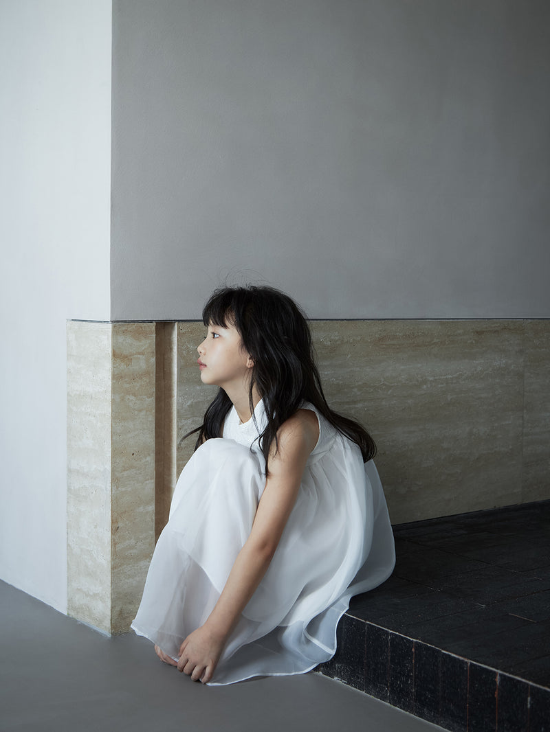 「Float」White pleated mist patchwork light dress